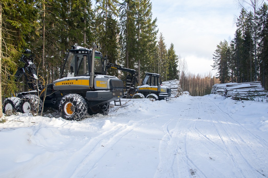 Ääriolosuhteissa toimivia metsäkoneita ja turvallisempaa 6G-teknologiaa – kansainväliset huippututkijat vahvistamassa Suomen kilpailukykyä