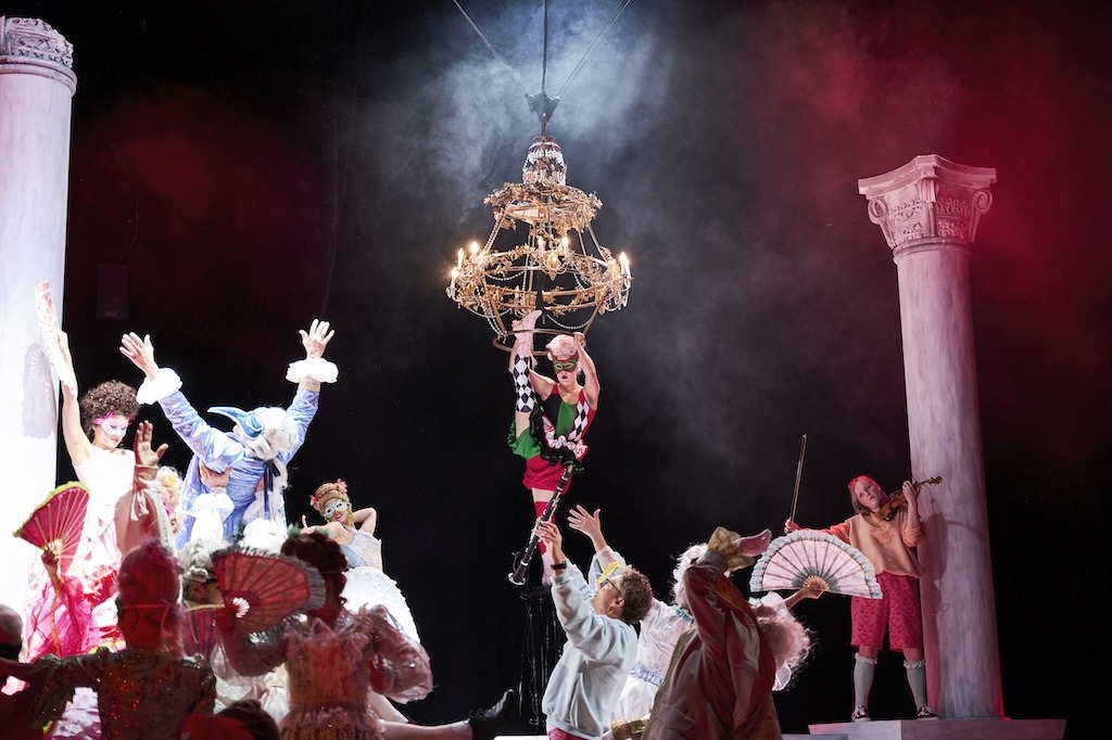 Moderni klassikko Amadeus ensi-iltaan Rovaniemen Teatterissa
